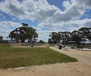 walking near me in Cambrian Way Reserve in summer