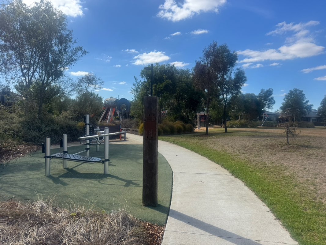 walking near me in Arbourton Park in autumn