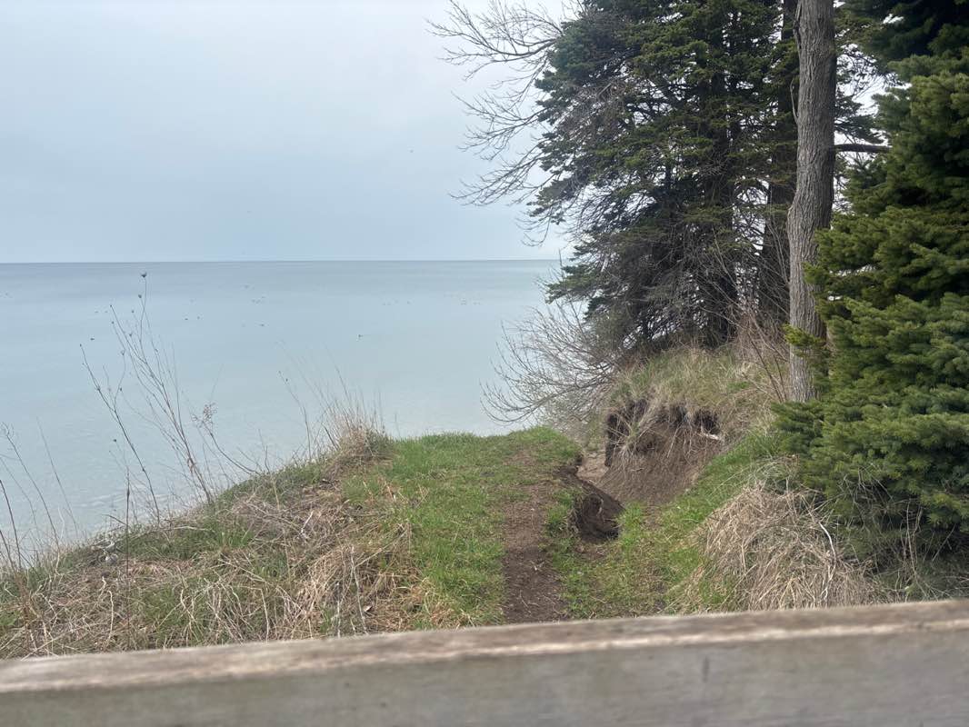 walking near me in Darlington Provincial Park in spring