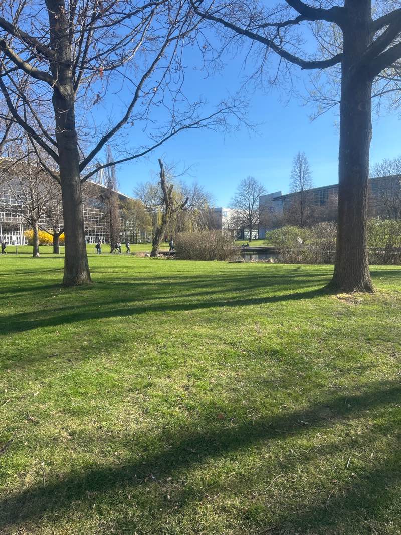 walking near me in Messepark in spring