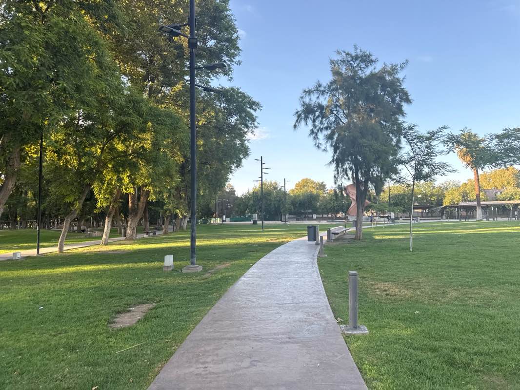 walking near me in Plaza Ejército Argentino in summer
