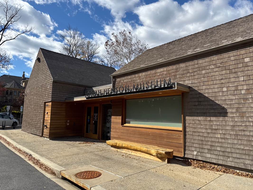 walking near me in Josiah Henson Special Park in autumn