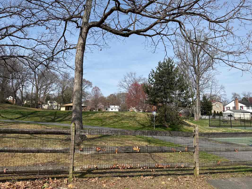 walking near me in Hillcrest Park in spring