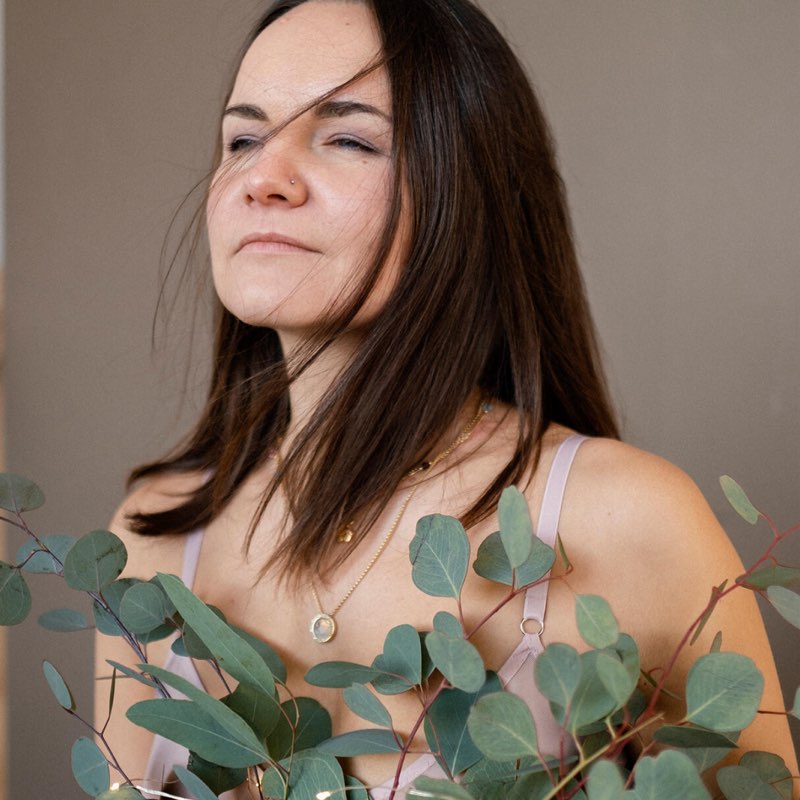 Anya 🤍🌿✨ profile