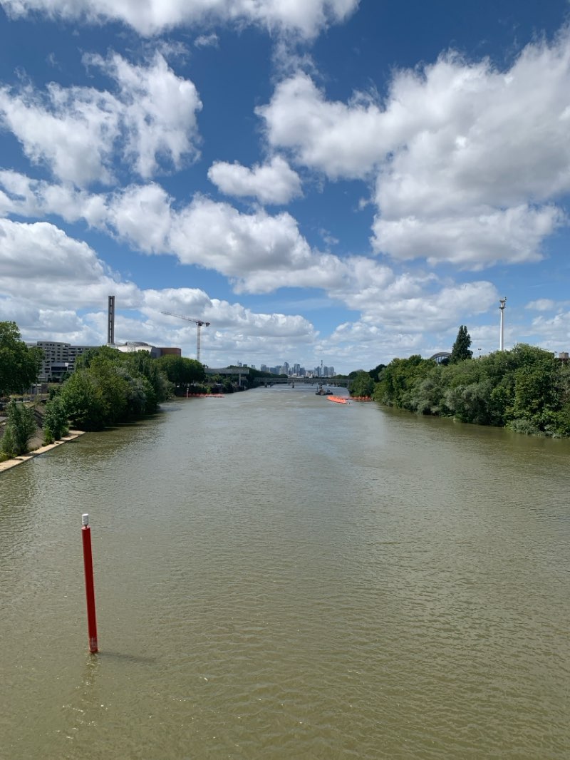 walking near me in Les Jardins Wilson in winter