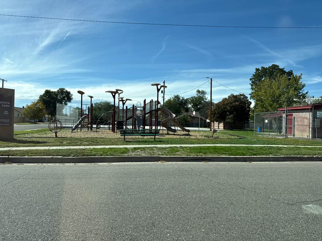 walking near me in Montoya Park in autumn
