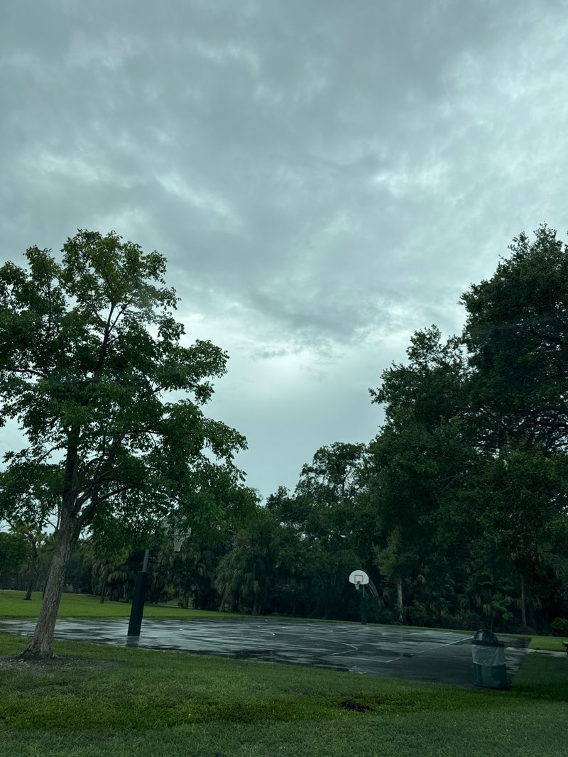 walking near me in Jaycee Park in summer