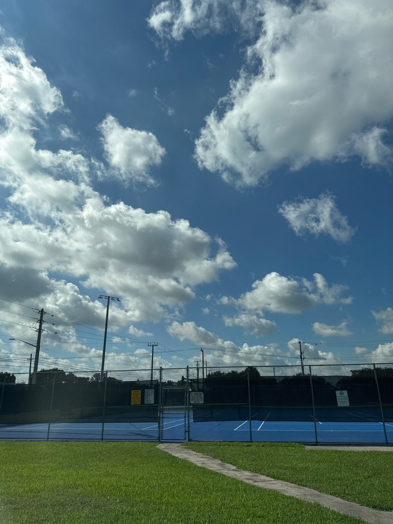walking near me in Landings Park in autumn