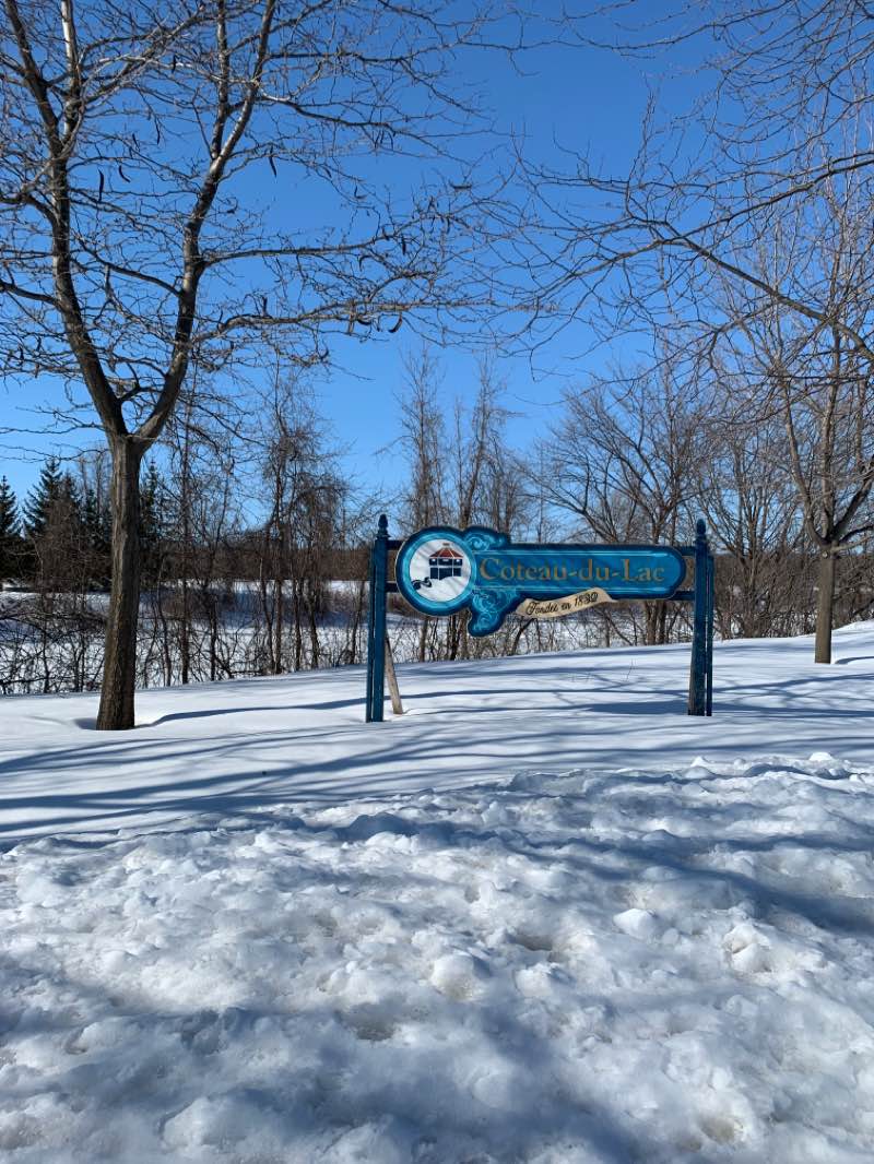 walking near me in Site historique national de Coteau-du-Lac in winter
