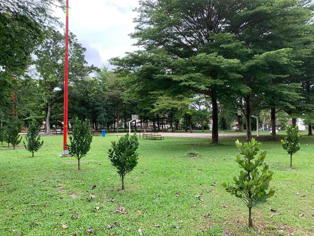 walking near me in USJ18 Park in winter