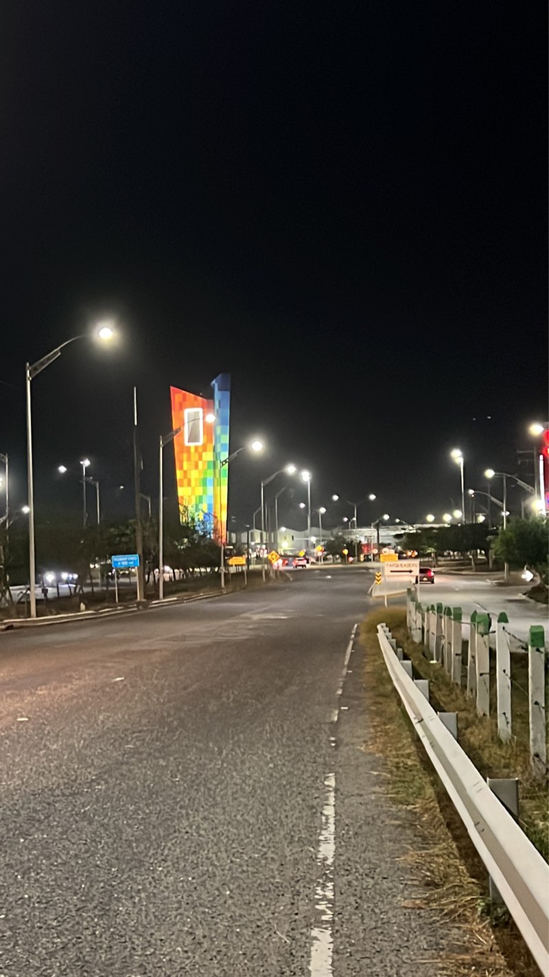 walking near me in Parque de la Electrificadora in winter