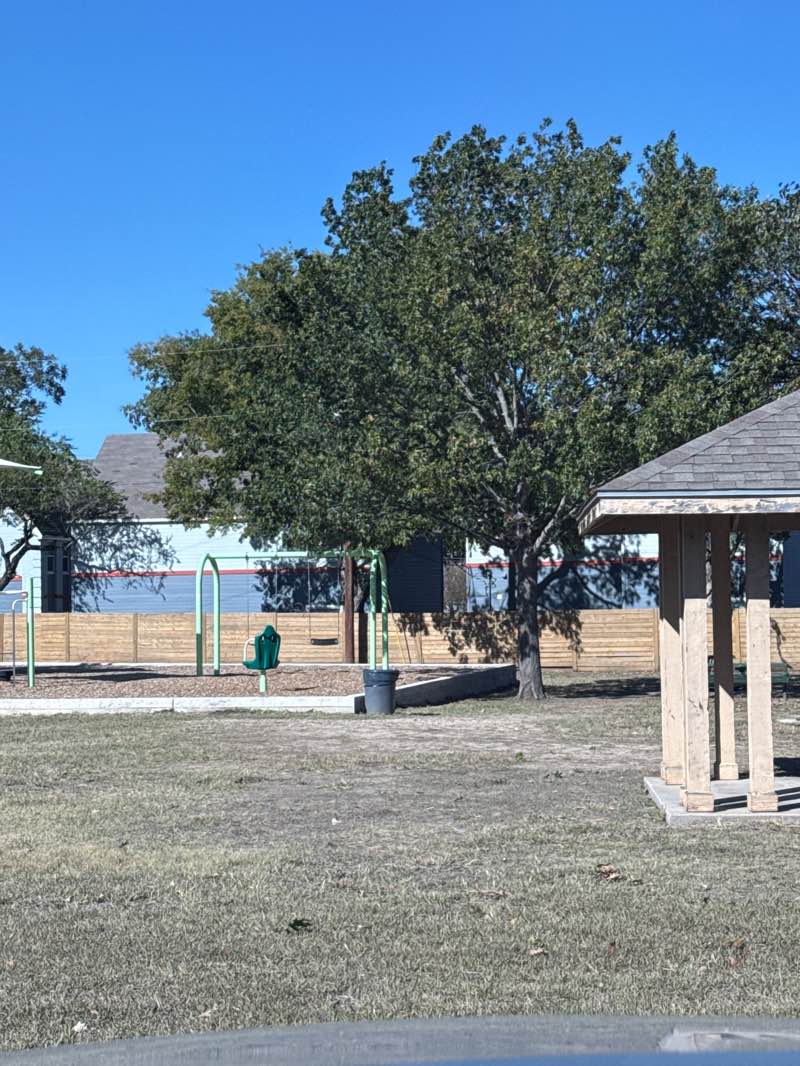 walking near me in Kelly Park in autumn