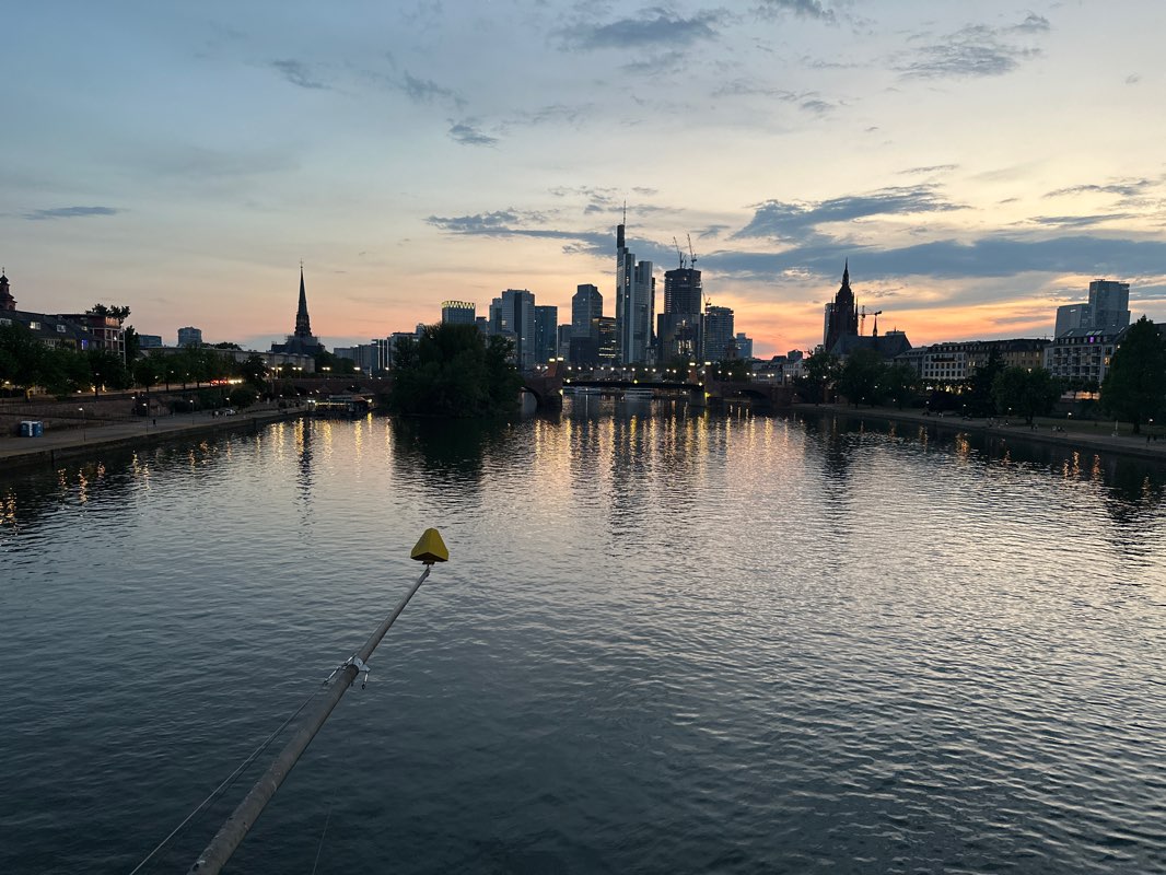 walking near me in Obermainanlage in winter