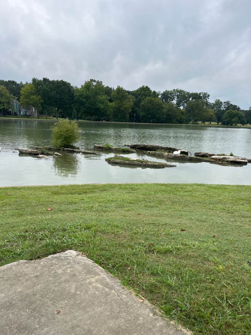 walking near me in Oxford Lake Park in winter