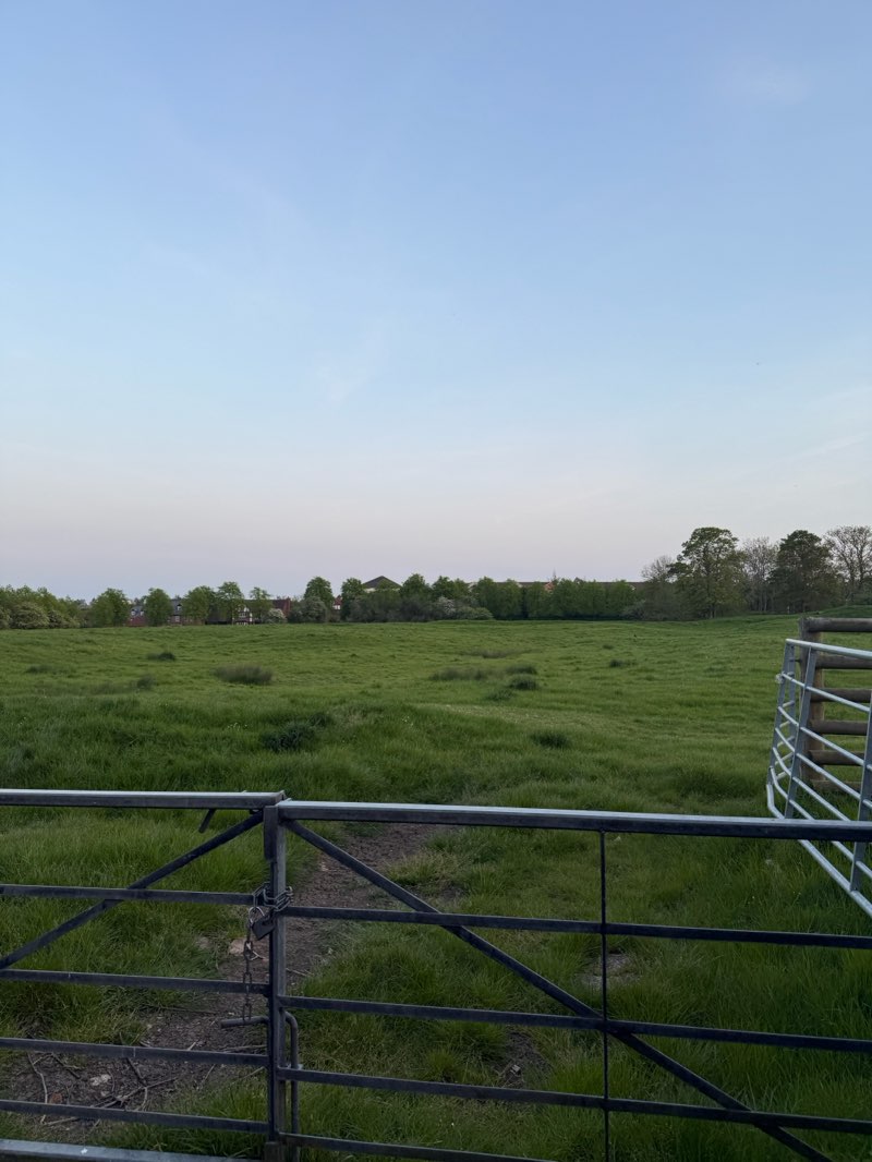walking near me in The Toot (Site of Medieval Fort) in spring