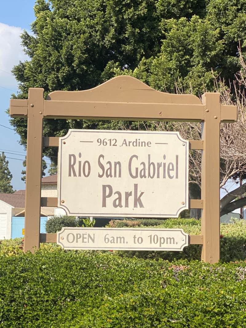 walking near me in Rio San Gabriel Park in winter