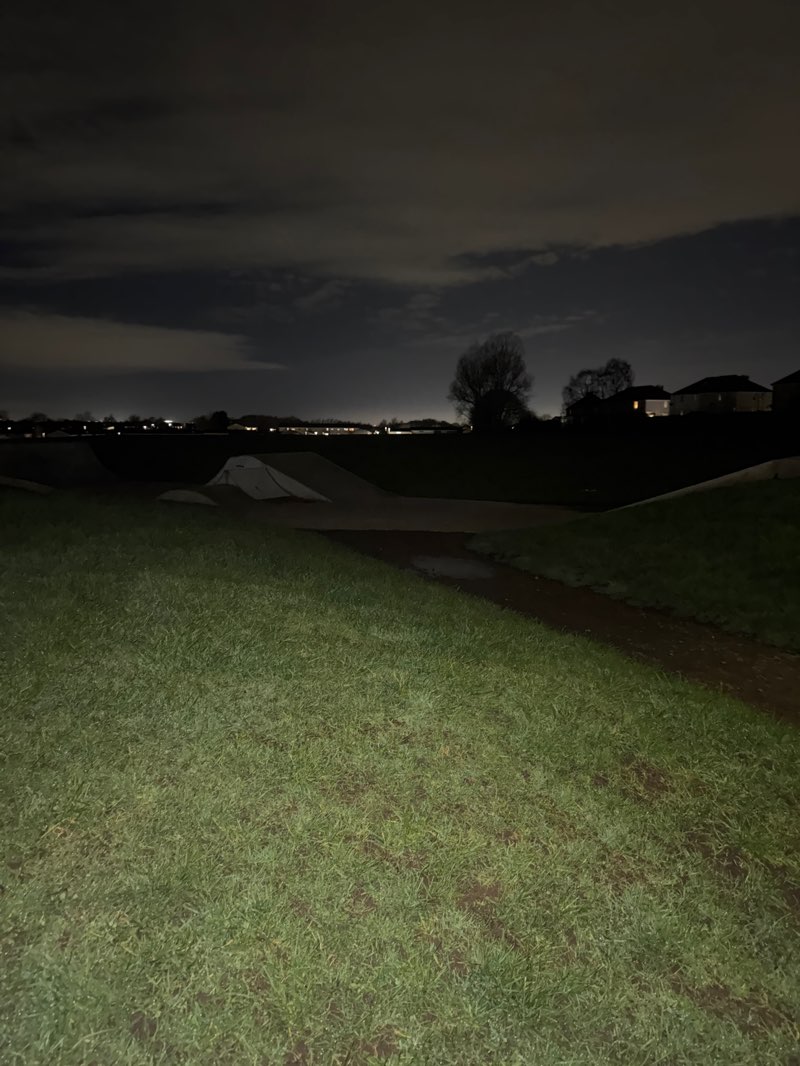 walking near me in Windsor Park in spring