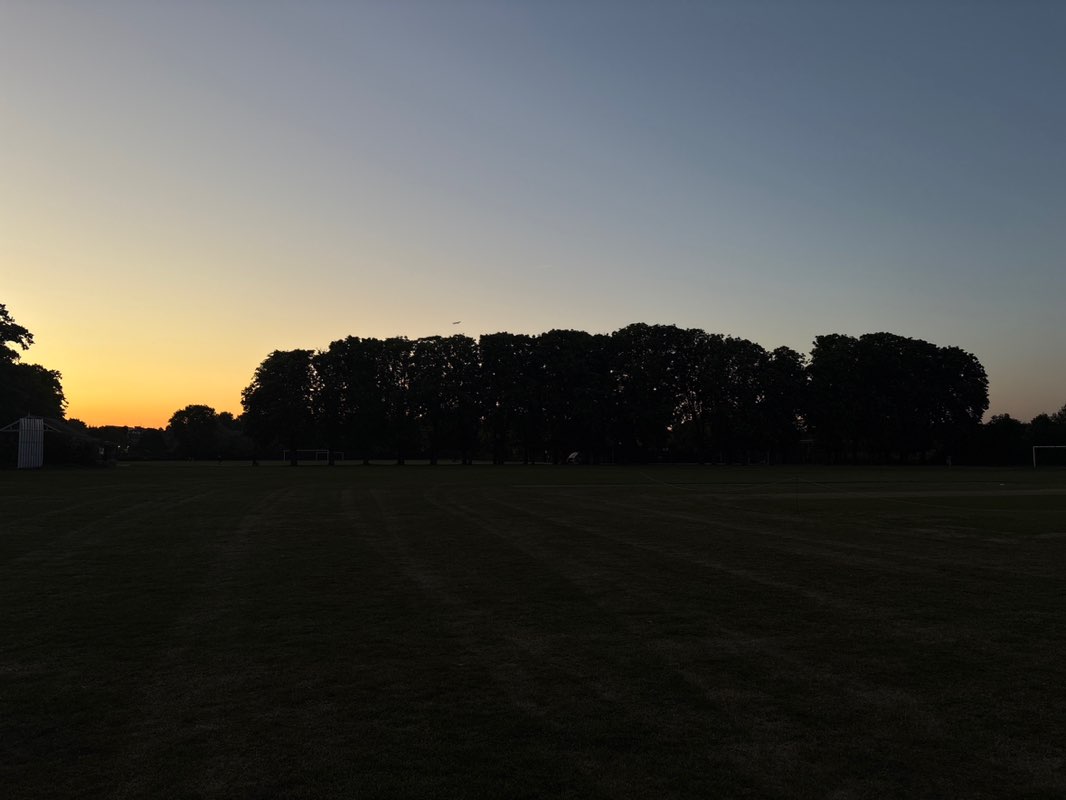 walking near me in Alexandra Park in spring