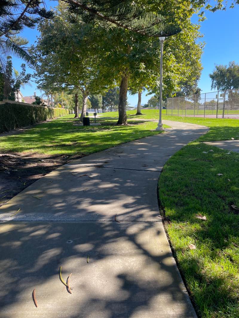 walking near me in Seaview Park in autumn
