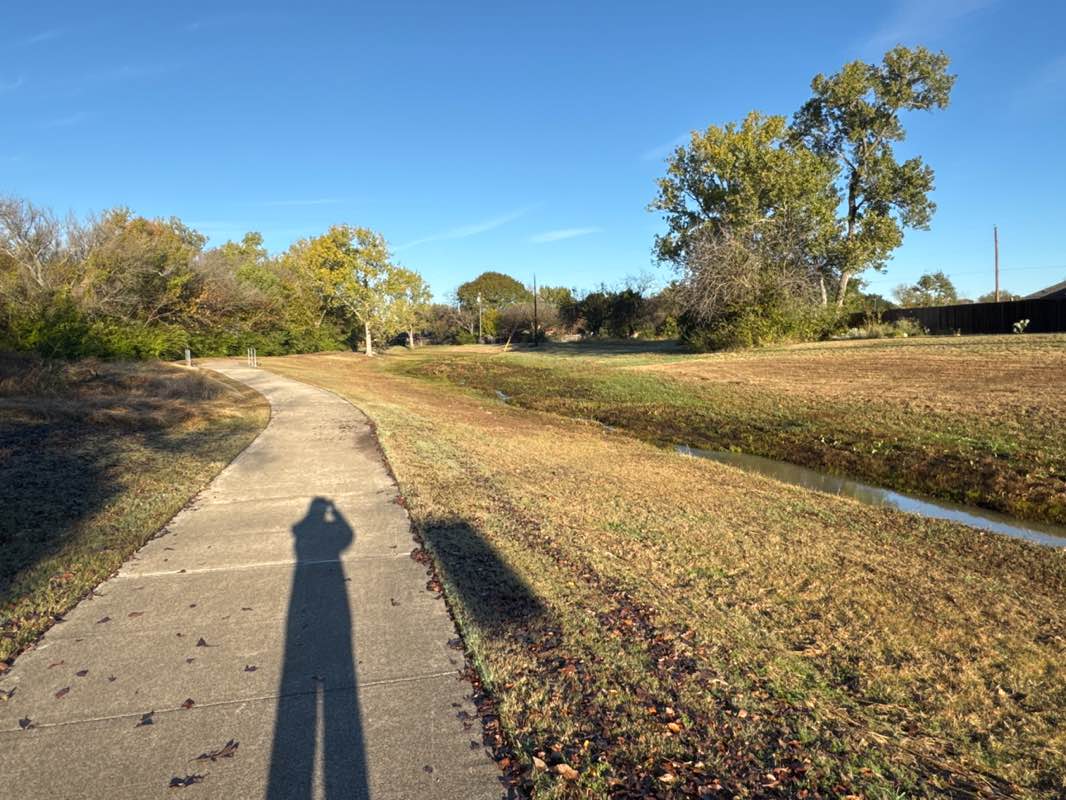 walking near me in Cooper Creek Park in autumn