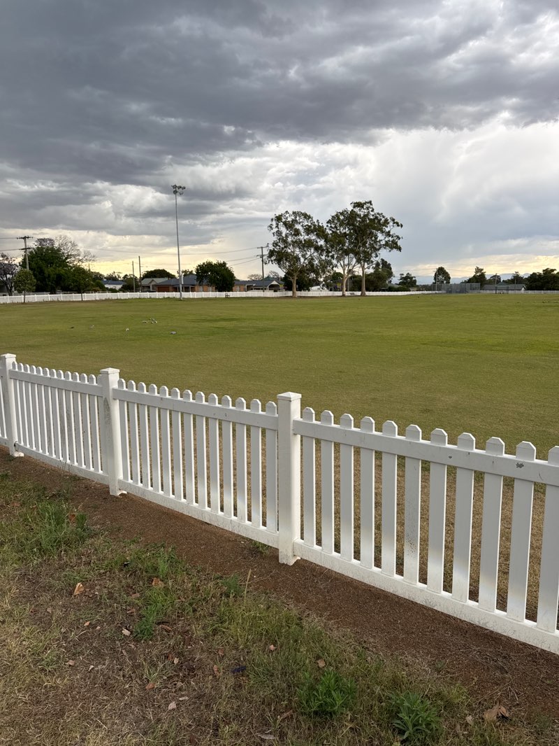 walking near me in Victoria Park in spring