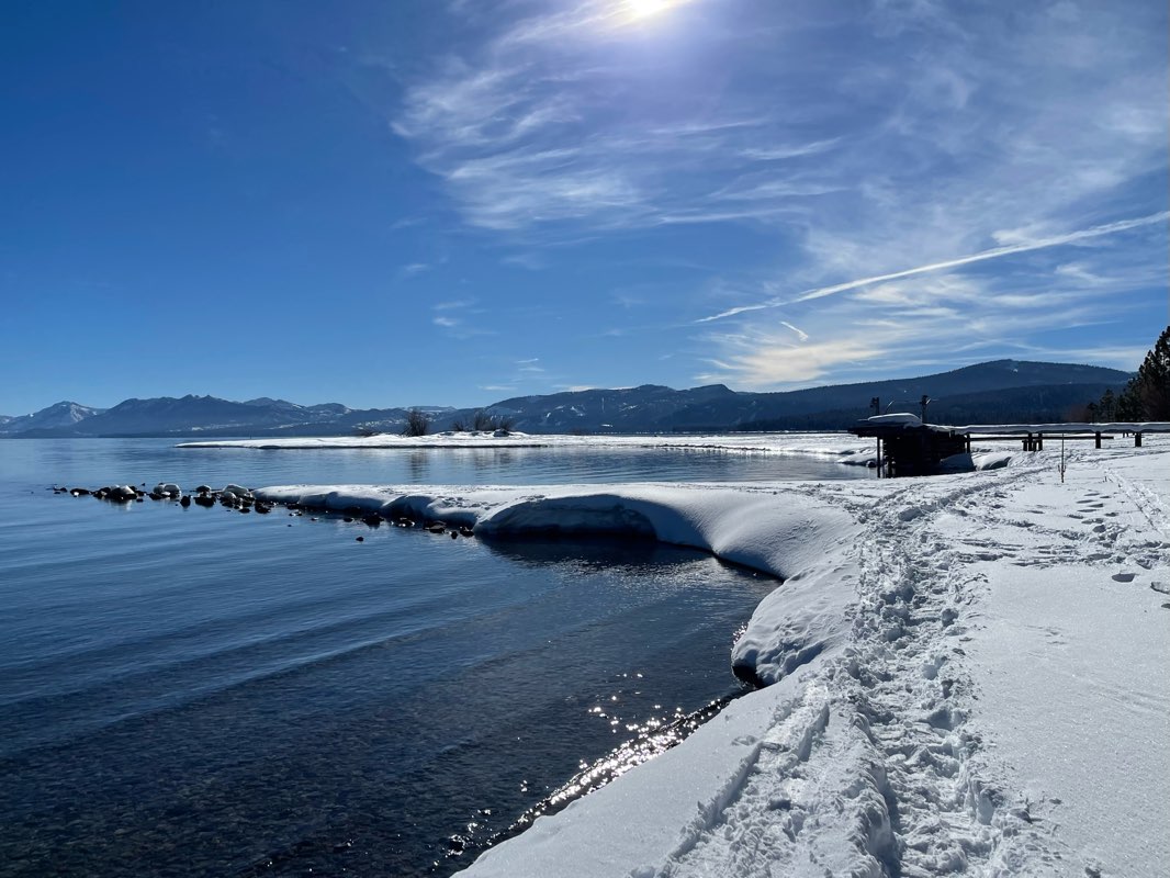 walking near me in Lake Forest Beach Park in winter