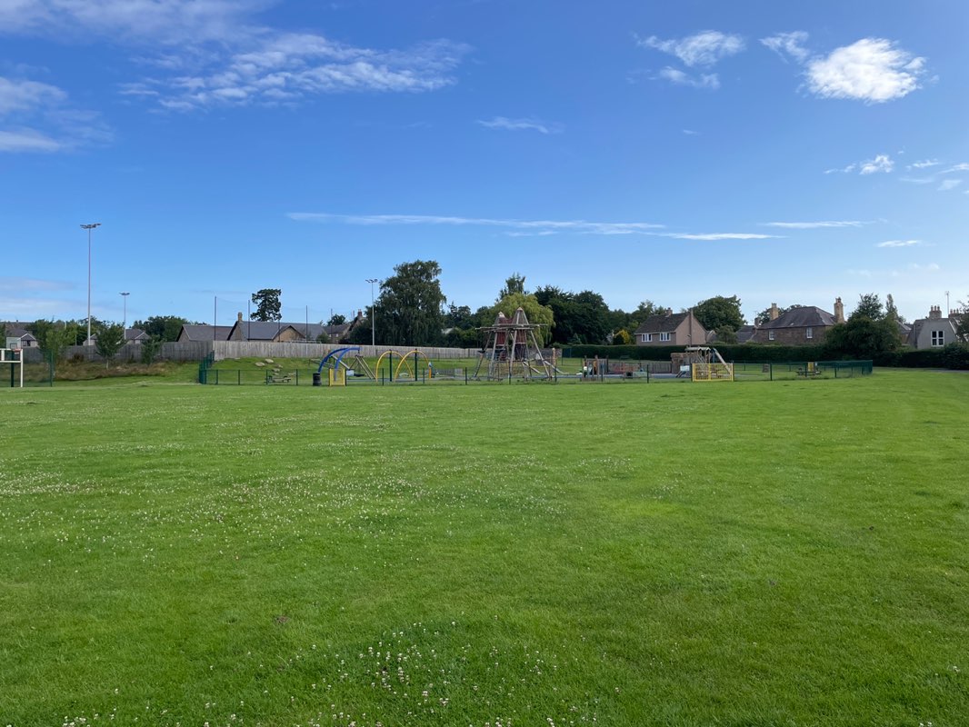 walking near me in Home Park in summer