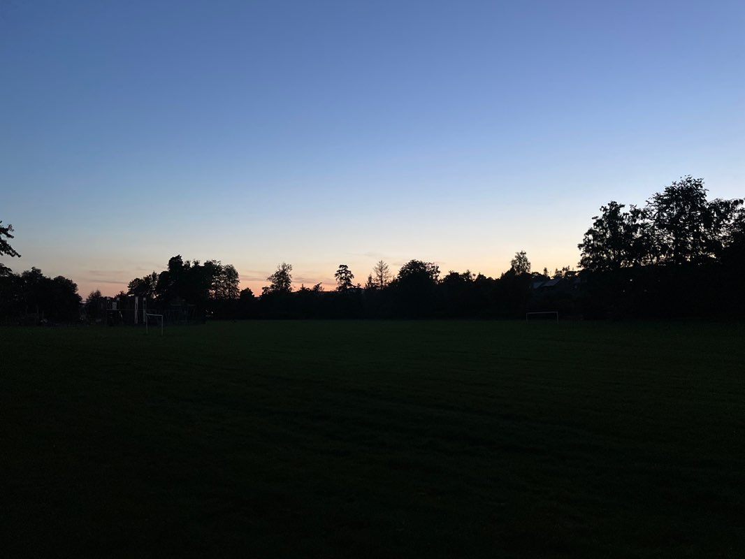 walking near me in Duns Park in autumn