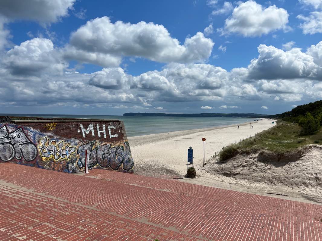 walking near me in Kurpark in winter