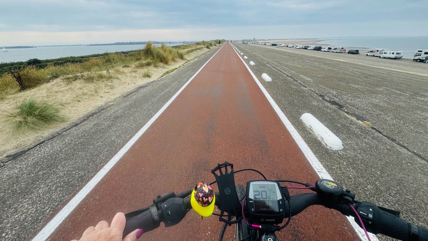 walking near me in De Haerde in winter