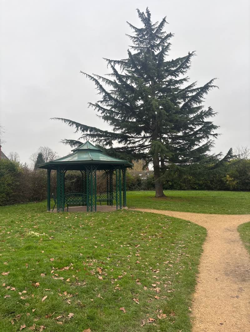 walking near me in Baxter Garden in winter