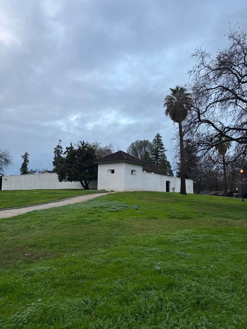 walking near me in Sutters Fort State Historical Park in winter