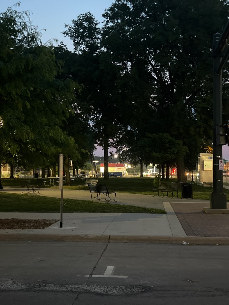 walking near me in Lincoln Park in summer