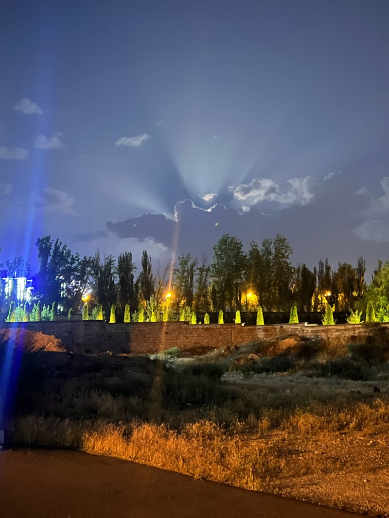 walking near me in Victory Park in winter