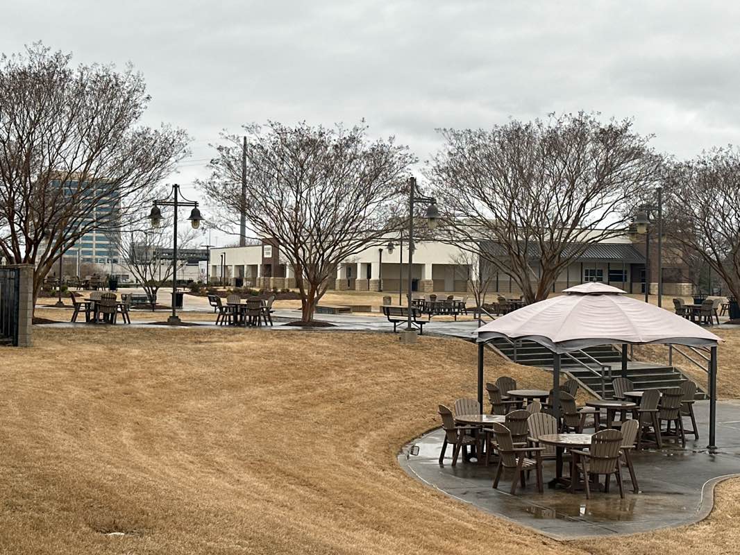 walking near me in community college park quad area in spring