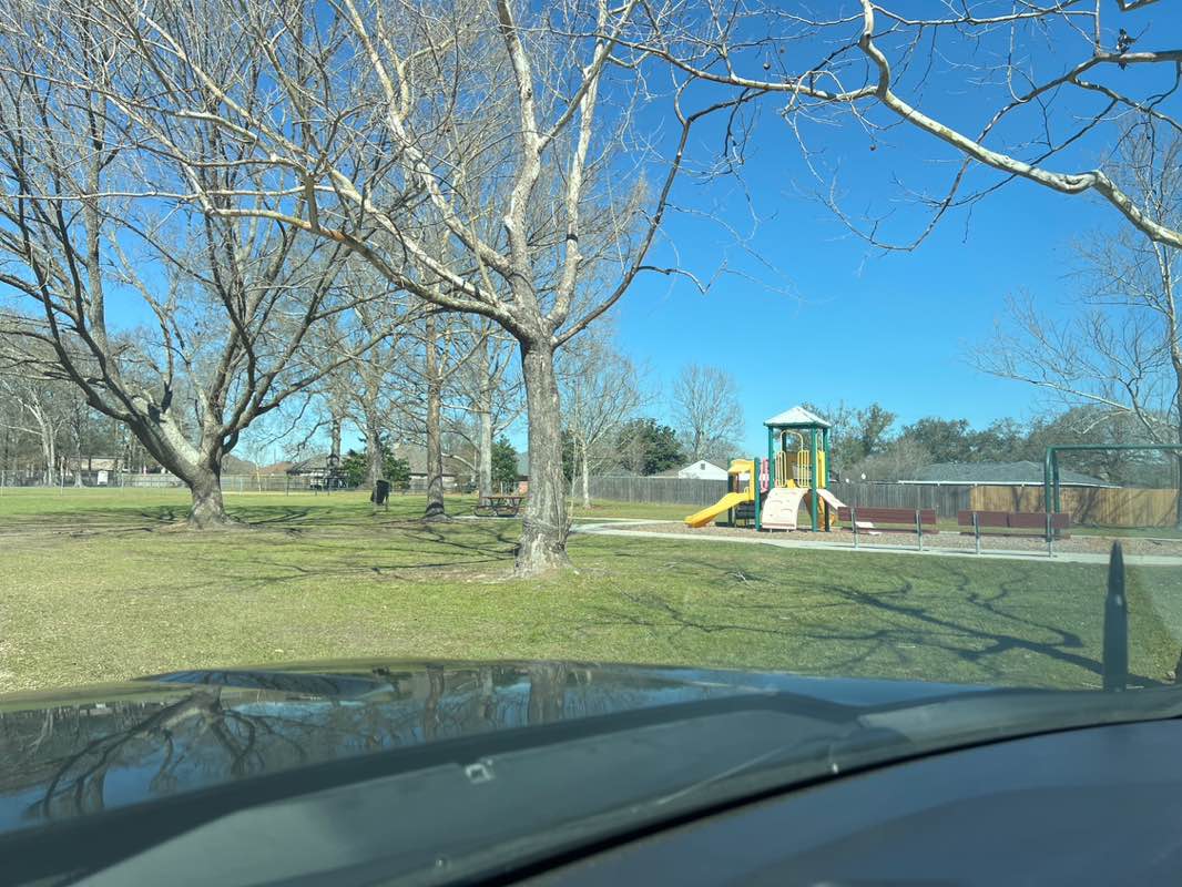 walking near me in 39th Street Park in winter