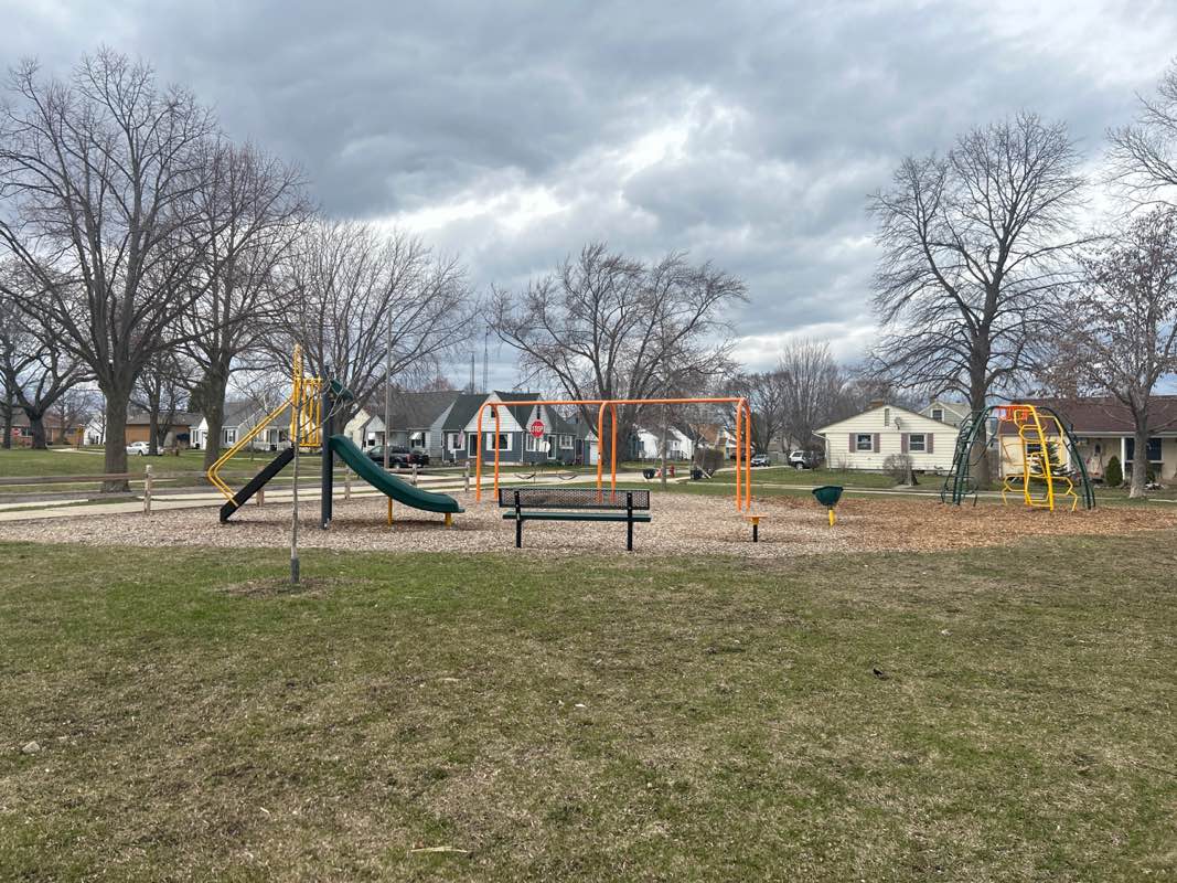 walking near me in Newman Park in spring