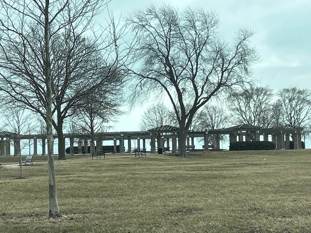 walking near me in Wolfenbüttel Park in winter