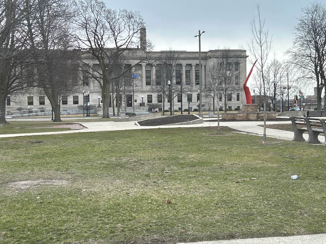 walking near me in Civic Center Park in spring