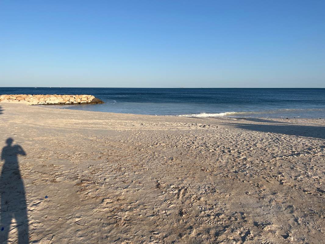 walking near me in Queens Park in summer