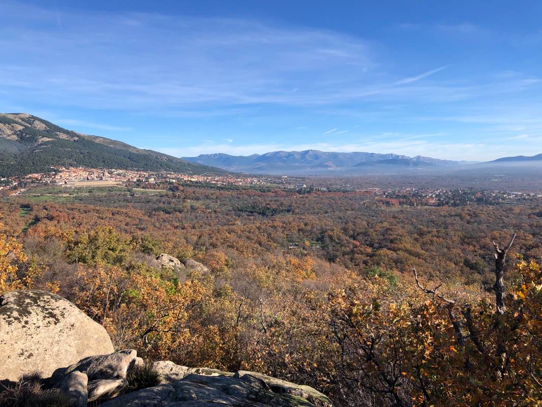 walking near me in Parque Adolfo Suárez - RCU Escorial María Cristina in winter