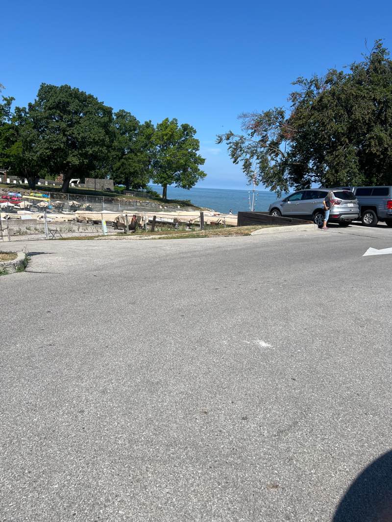 walking near me in Veterans' Memorial Park in autumn