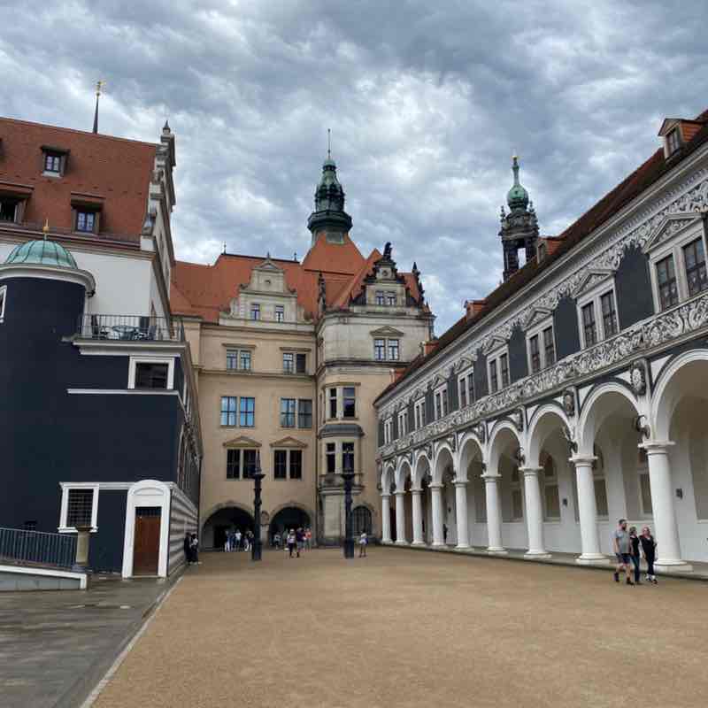 Hiking Thru Cities In History 🐇 Angela Aßmann 🐇 post image