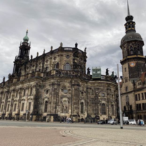 Hiking Thru Cities In History 🐇 Angela Aßmann 🐇 post image