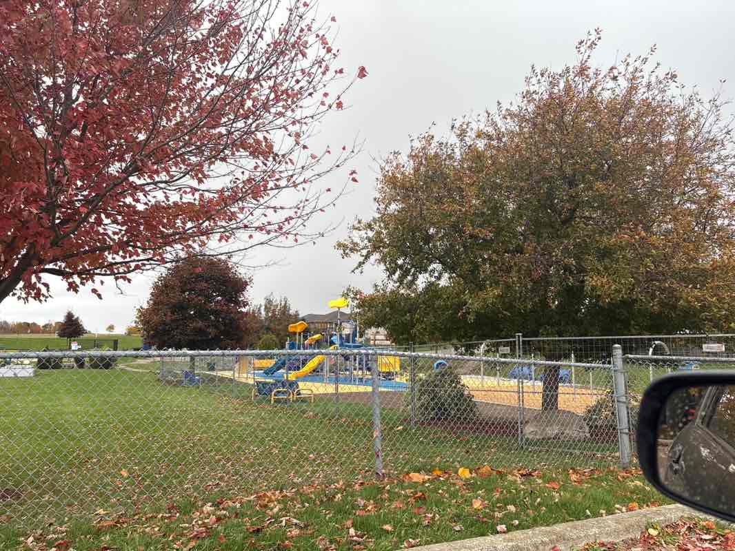 walking near me in Sunny Hill Park in autumn