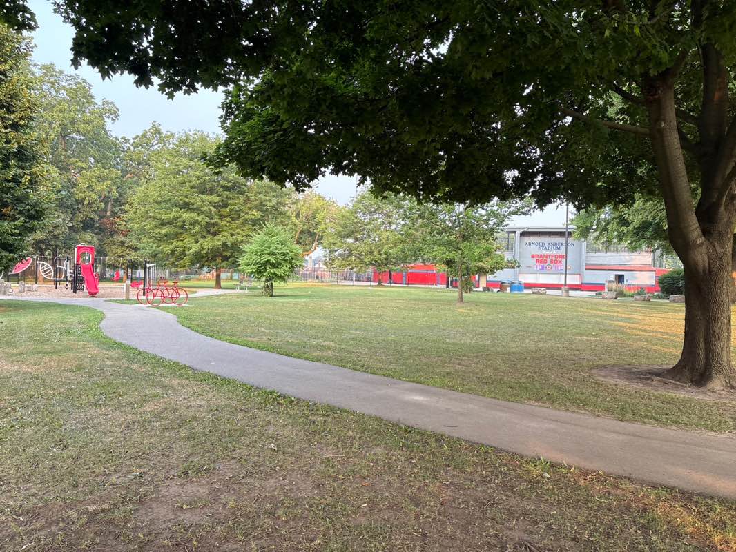 walking near me in Cockshutt Park in autumn
