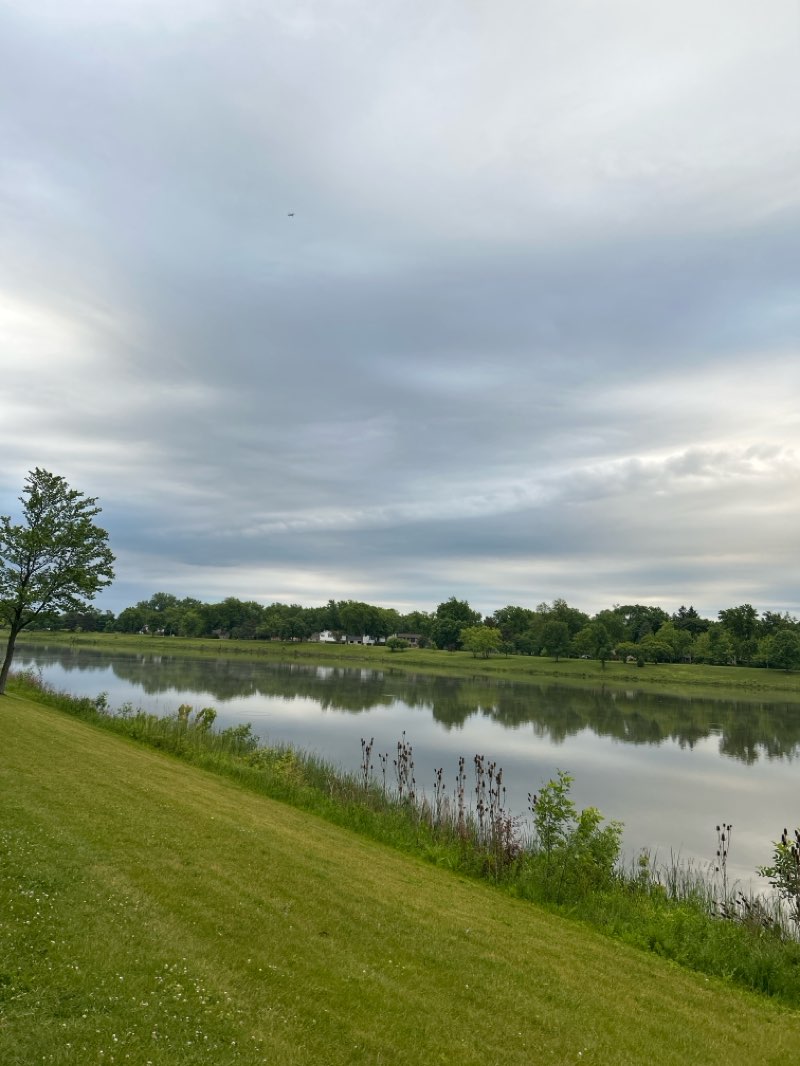 walking near me in Cambridge Park in summer