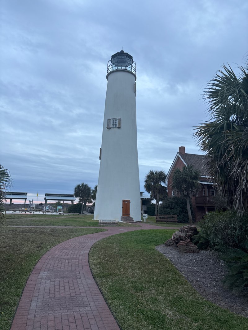 walking near me in Saint George Lighthouse Park in winter