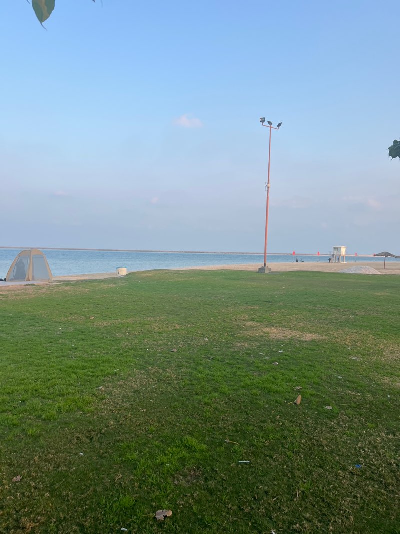 walking near me in Nakheel Corniche in winter