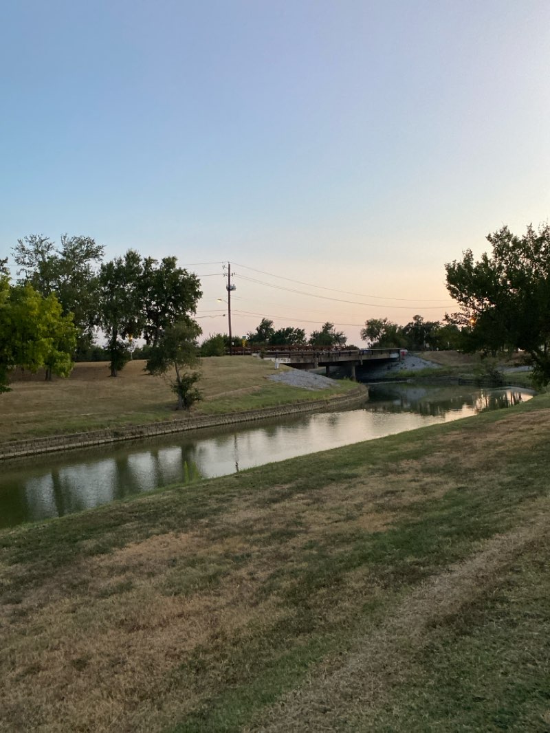 walking near me in Thomas Park in winter